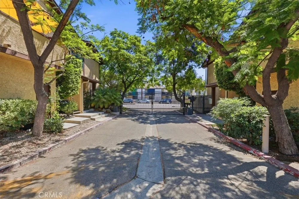 8601 Sunland #5 Sun Valley, CA 91352