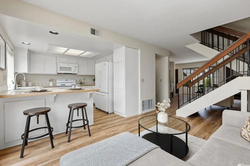 6890 Peach Tree Road Carlsbad, CA 92011