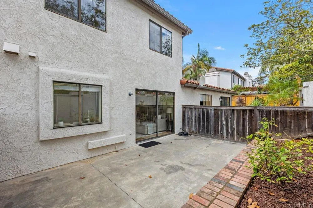 6890 Peach Tree Road Carlsbad, CA 92011
