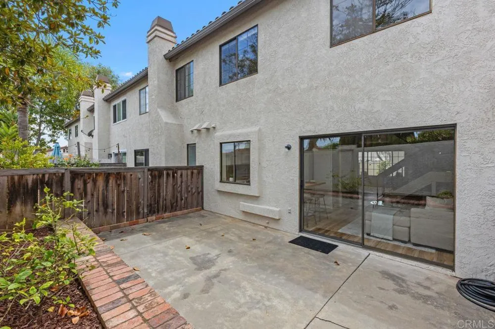 6890 Peach Tree Road Carlsbad, CA 92011