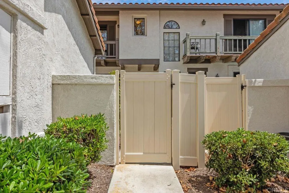 6890 Peach Tree Road Carlsbad, CA 92011