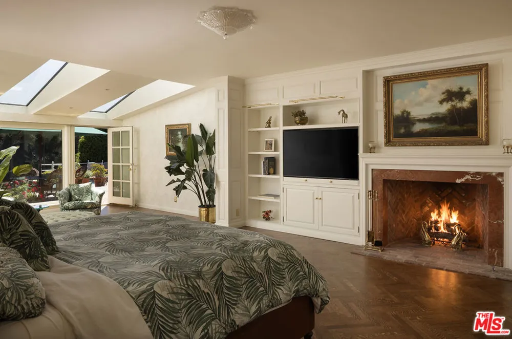 10030 Toluca Lake Avenue Toluca Lake, CA 91602