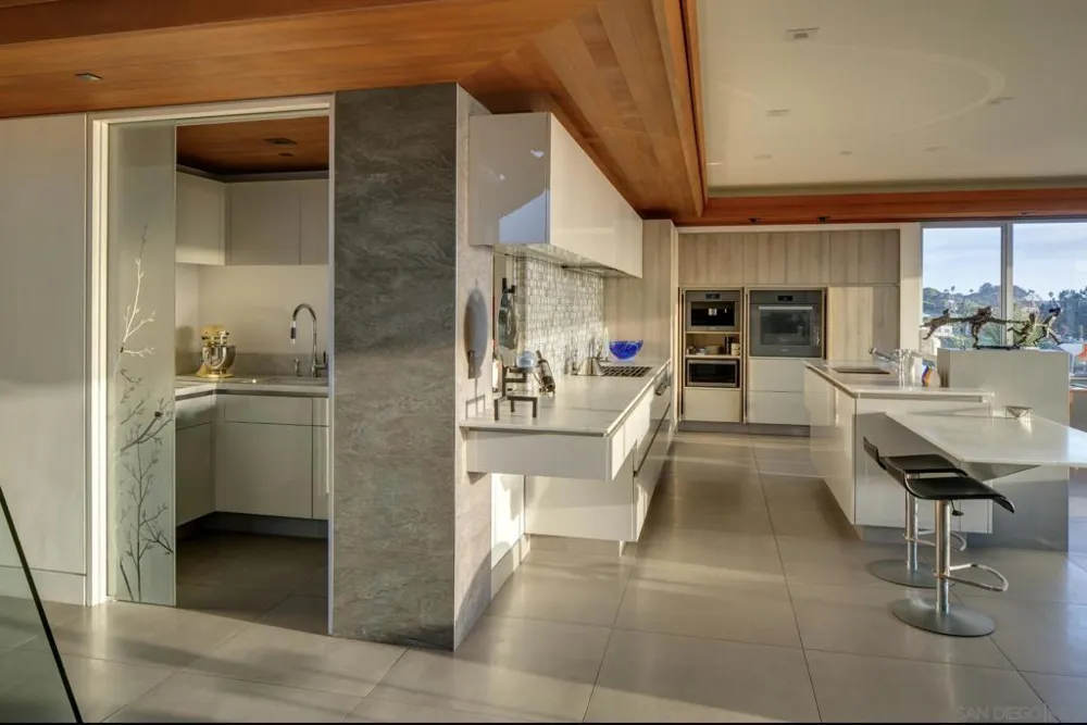 1956 Seaview Ave Del Mar, CA 92014