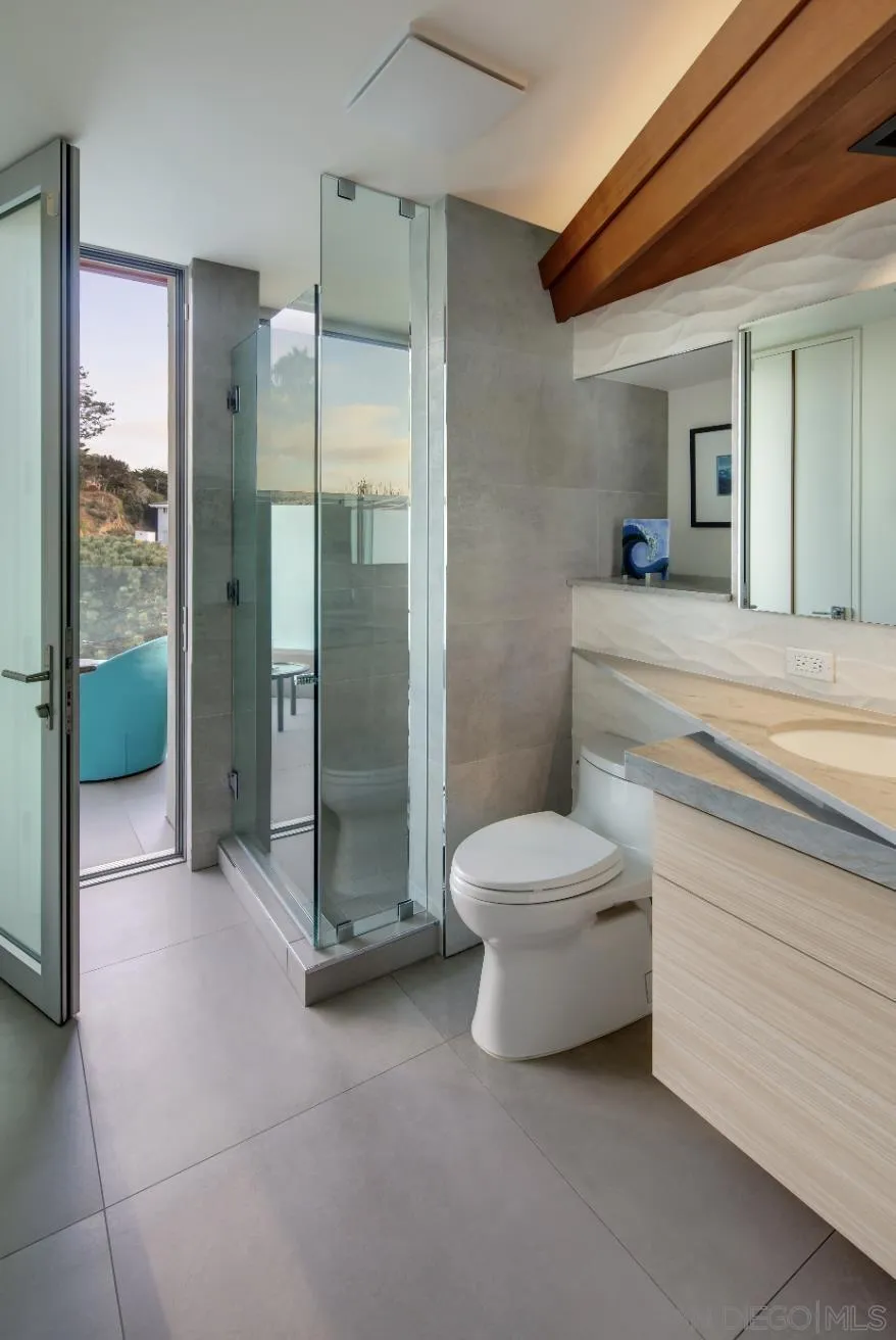 1956 Seaview Ave Del Mar, CA 92014