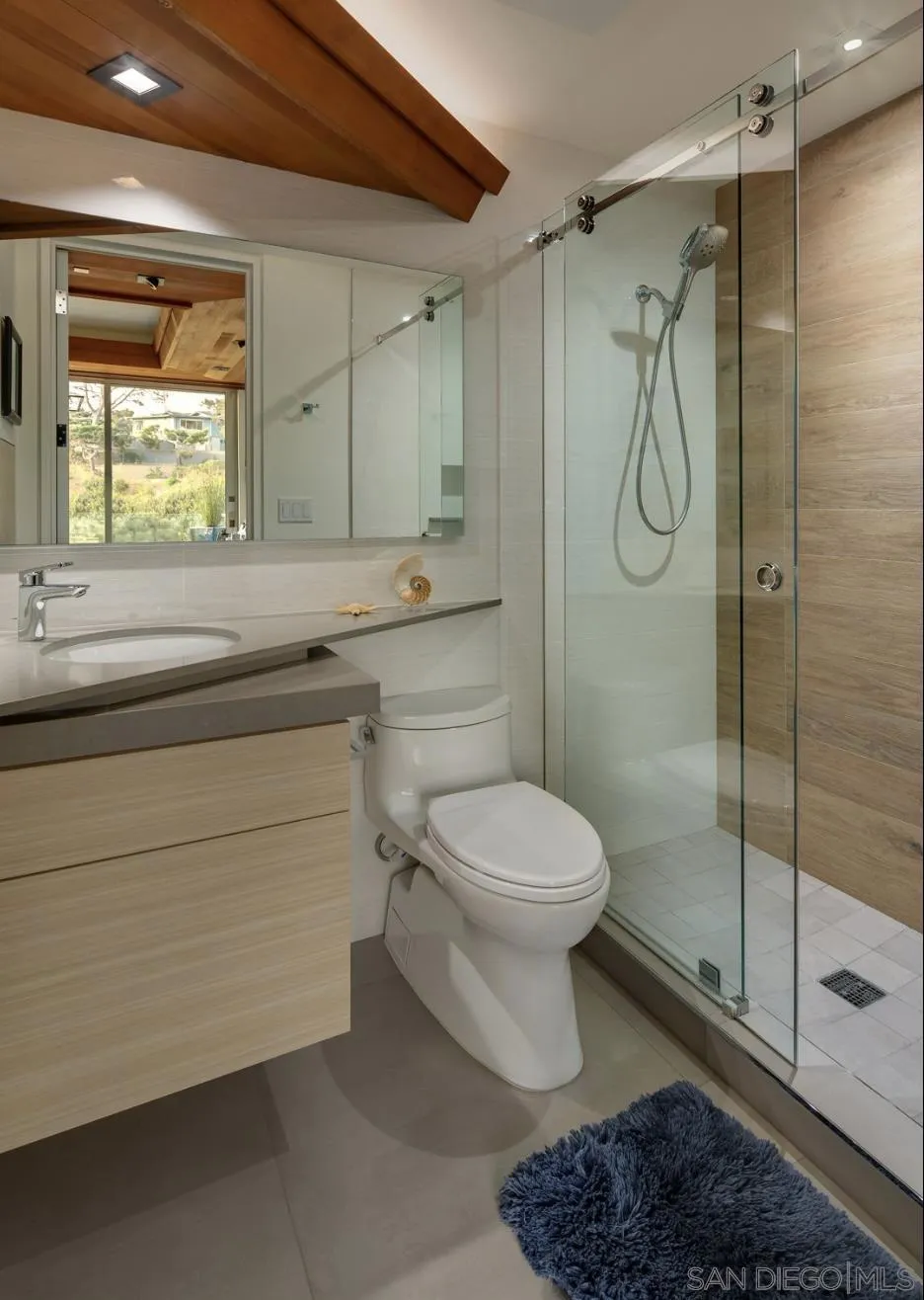 1956 Seaview Ave Del Mar, CA 92014