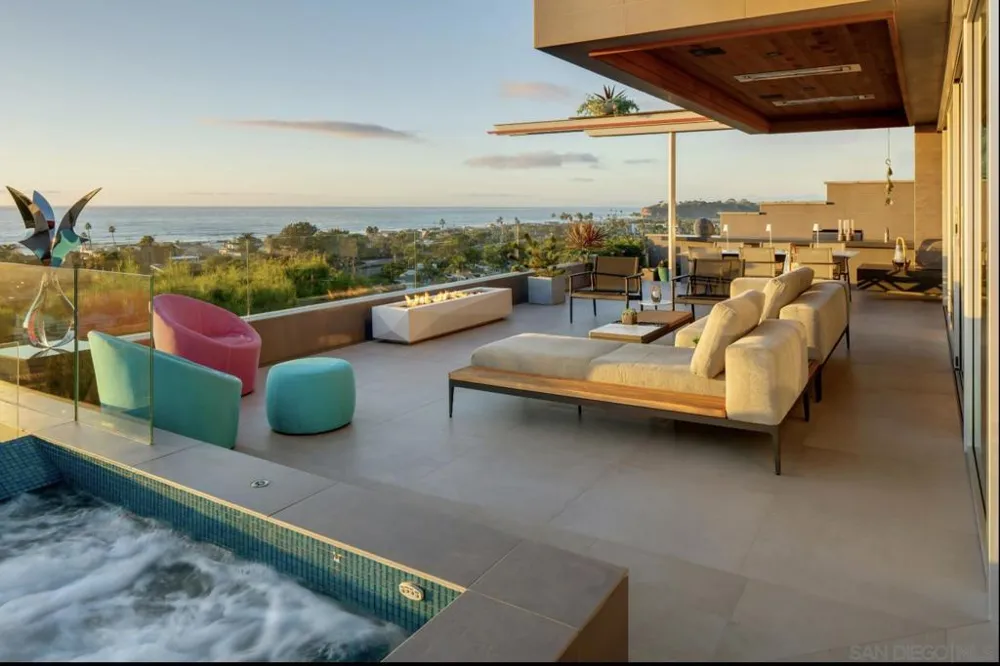 1956 Seaview Ave Del Mar, CA 92014