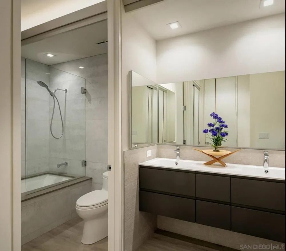 1956 Seaview Ave Del Mar, CA 92014