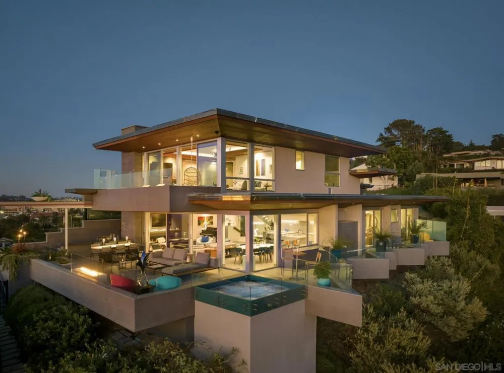1956 Seaview Ave Del Mar, CA 92014