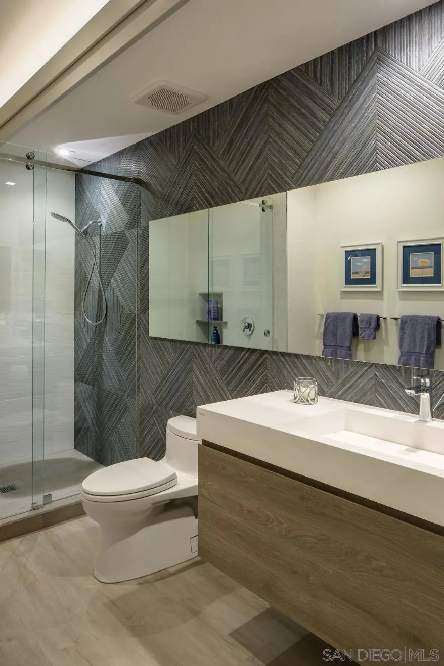 1956 Seaview Ave Del Mar, CA 92014
