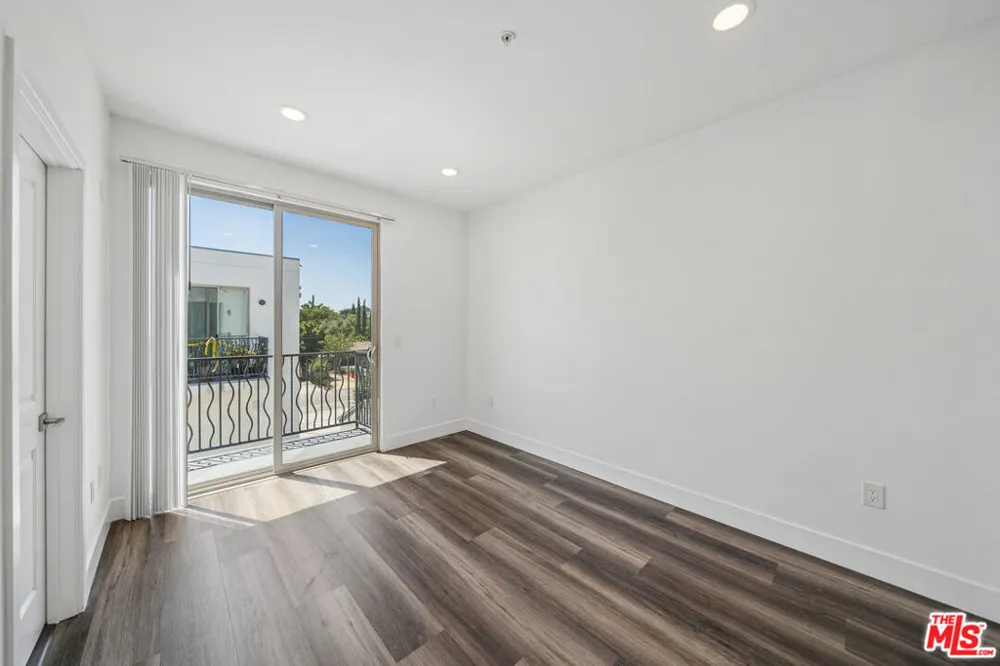 6002 Klump Avenue #6 North Hollywood, CA 91606