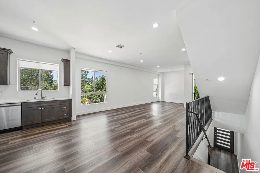 6002 Klump Avenue #6 North Hollywood, CA 91606