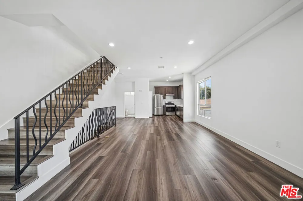 6002 Klump Avenue #6 North Hollywood, CA 91606