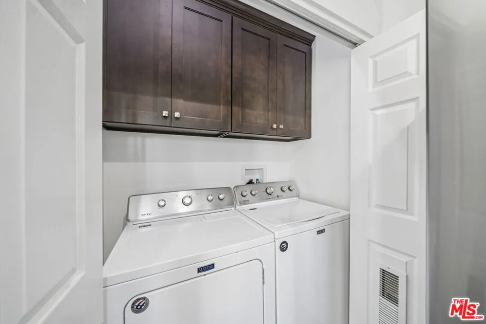 6002 Klump Avenue #6 North Hollywood, CA 91606