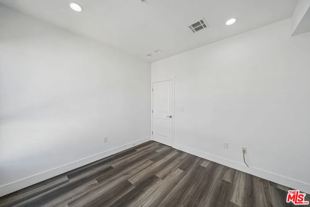 6002 Klump Avenue #6 North Hollywood, CA 91606