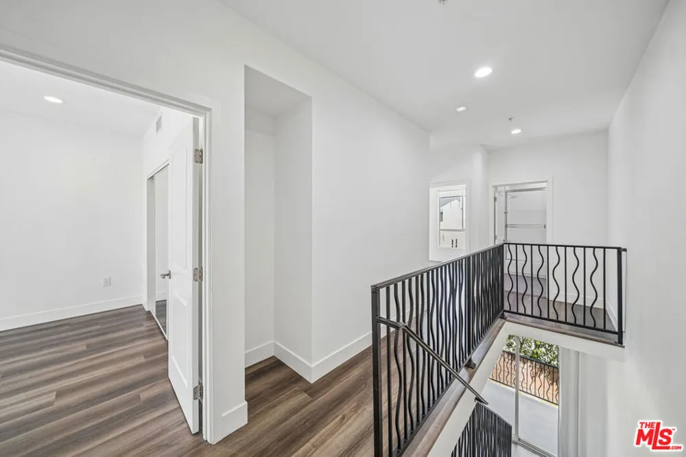 6002 Klump Avenue #6 North Hollywood, CA 91606
