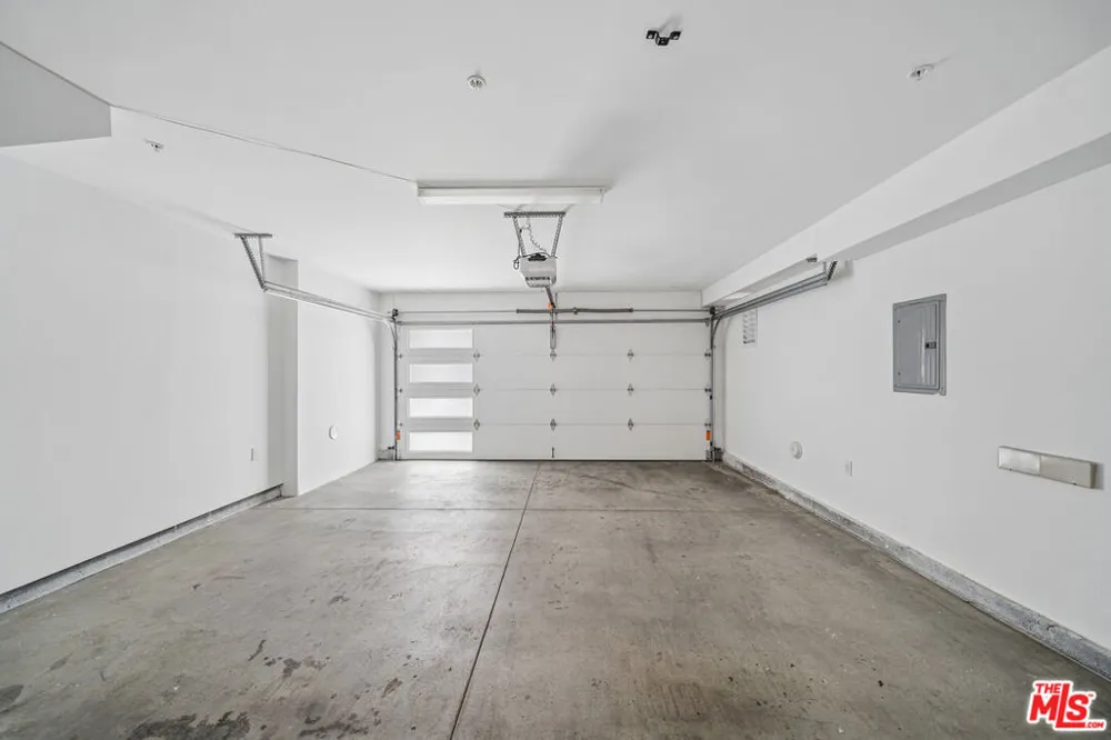 6002 Klump Avenue #6 North Hollywood, CA 91606