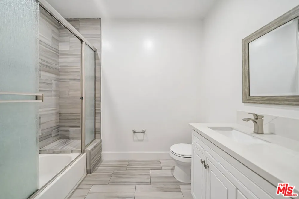 6002 Klump Avenue #6 North Hollywood, CA 91606