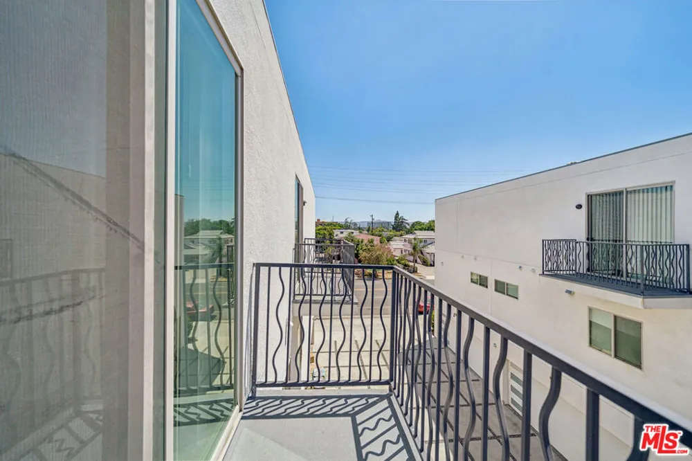 6002 Klump Avenue #6 North Hollywood, CA 91606