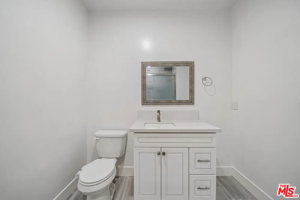 6002 Klump Avenue #6 North Hollywood, CA 91606