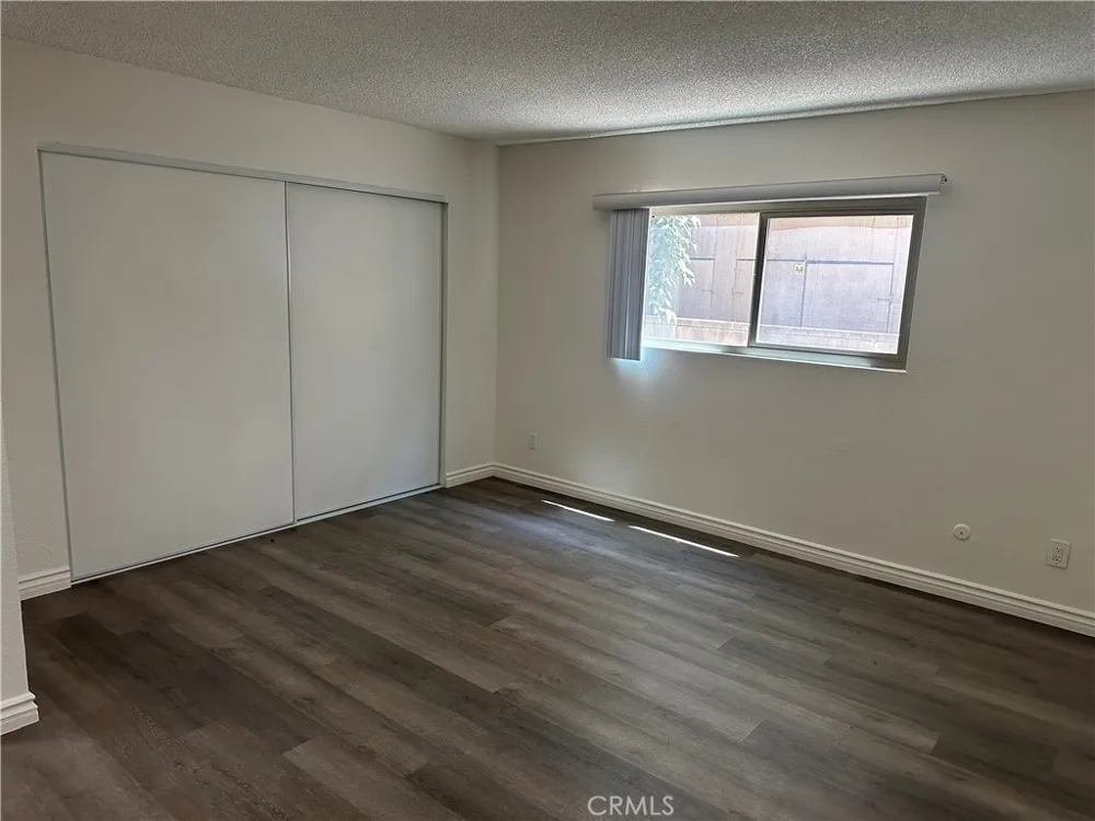 7055 Etiwanda Avenue #102 Reseda, CA 91335