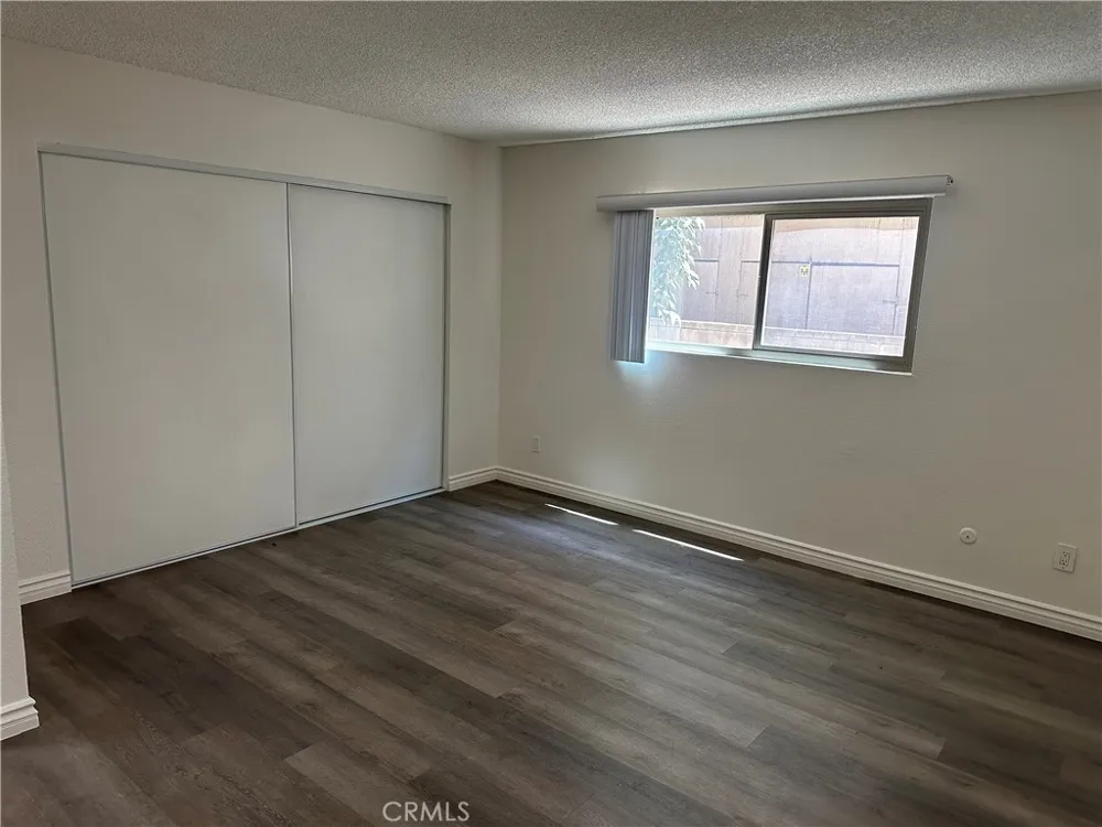 7055 Etiwanda Avenue #102 Reseda, CA 91335