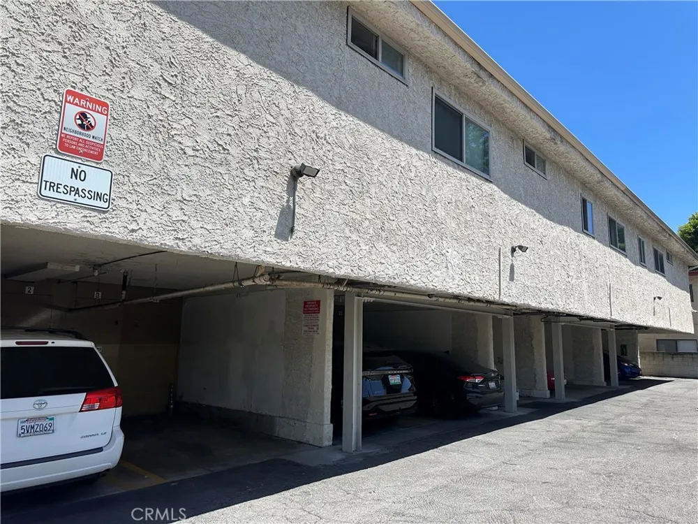 7055 Etiwanda Avenue #102 Reseda, CA 91335