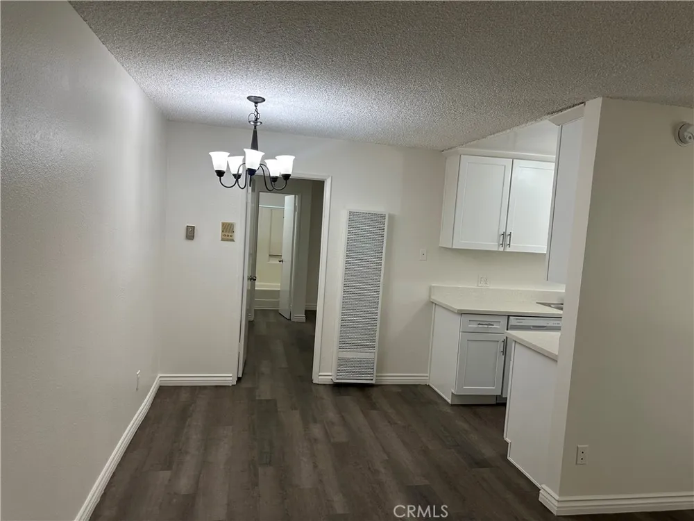 7055 Etiwanda Avenue #102 Reseda, CA 91335