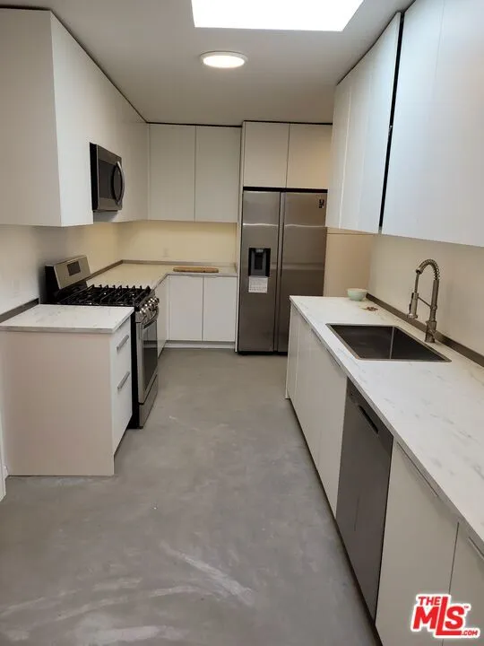 4531 VAN NUYS Sherman Oaks, CA 91403