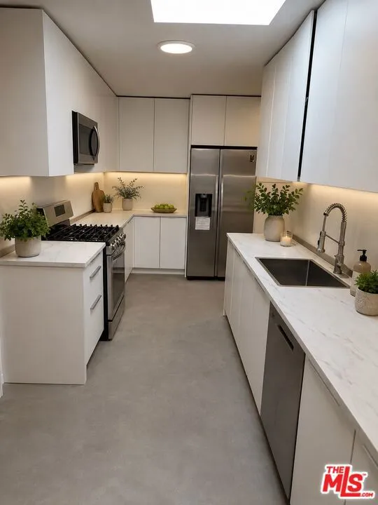 4531 VAN NUYS Sherman Oaks, CA 91403