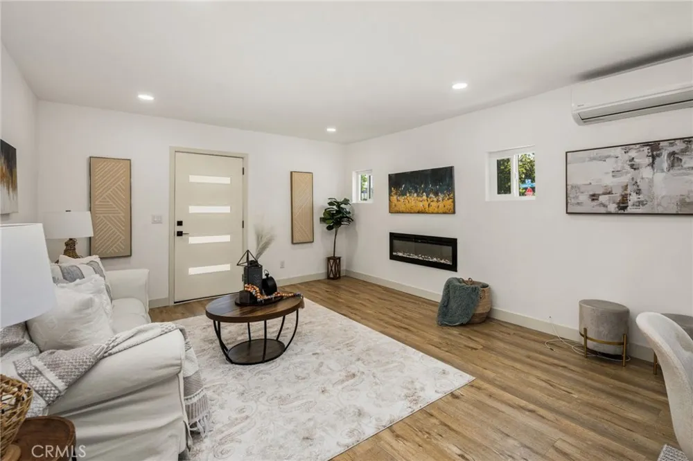 326 S Clementine Anaheim, CA 92805