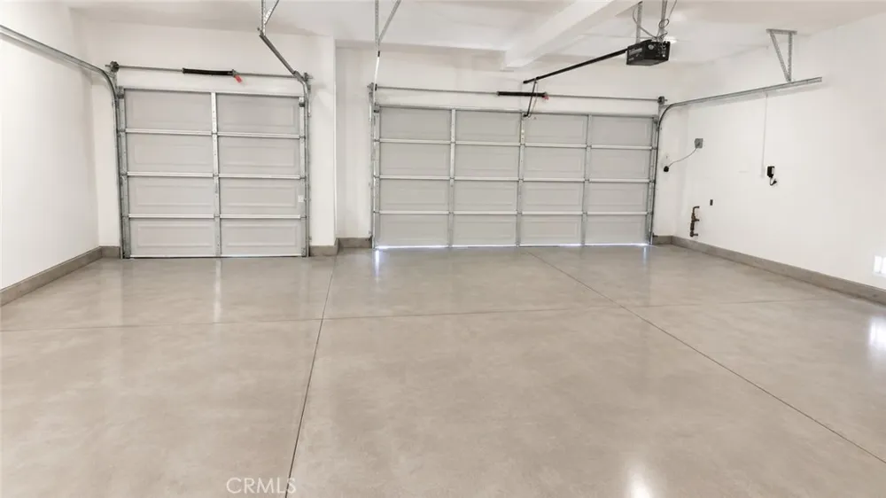 2324 E Newgrove Lancaster, CA 93535