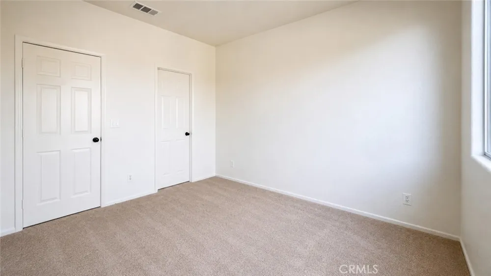 2324 E Newgrove Lancaster, CA 93535