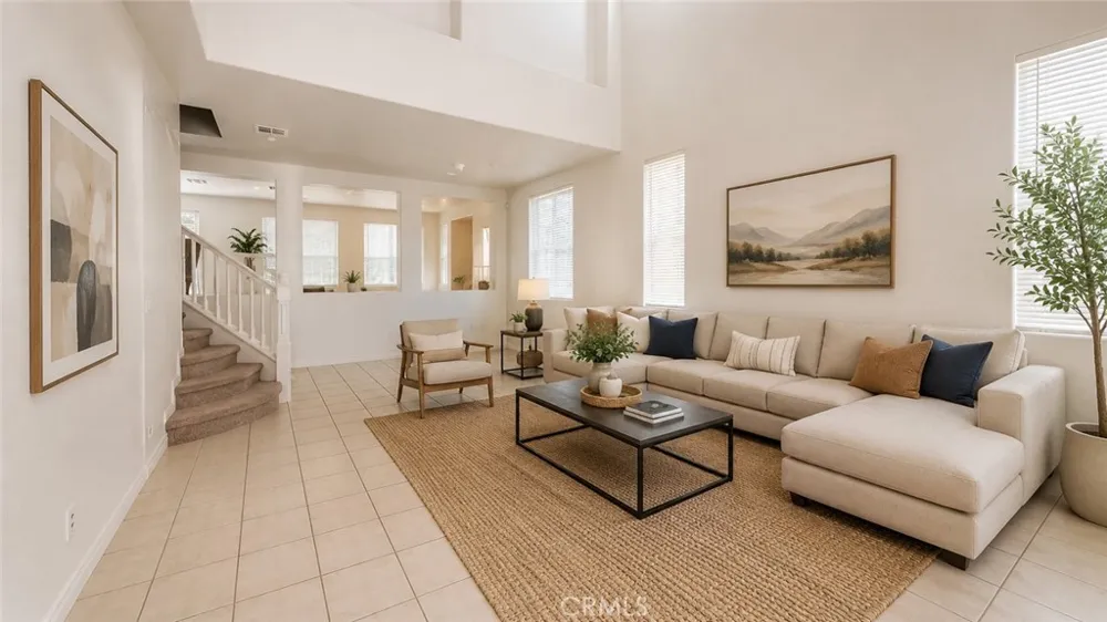 2324 E Newgrove Lancaster, CA 93535