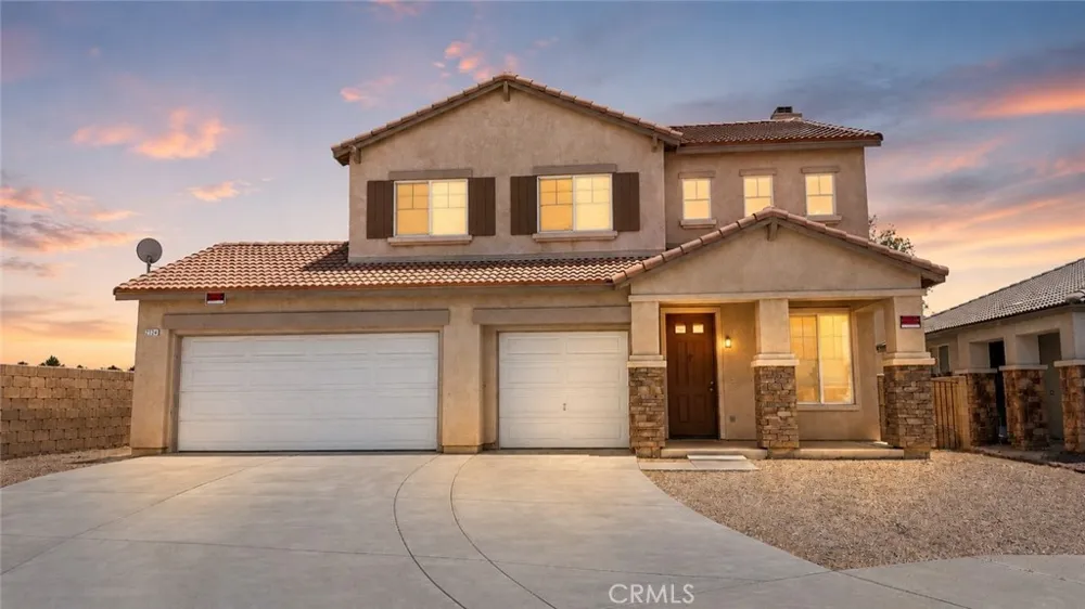 2324 E Newgrove Lancaster, CA 93535