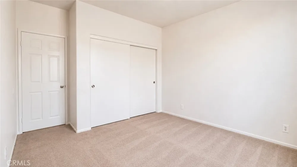 2324 E Newgrove Lancaster, CA 93535