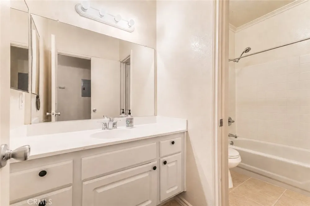 300 El Molino Avenue #117 Pasadena, CA 91101