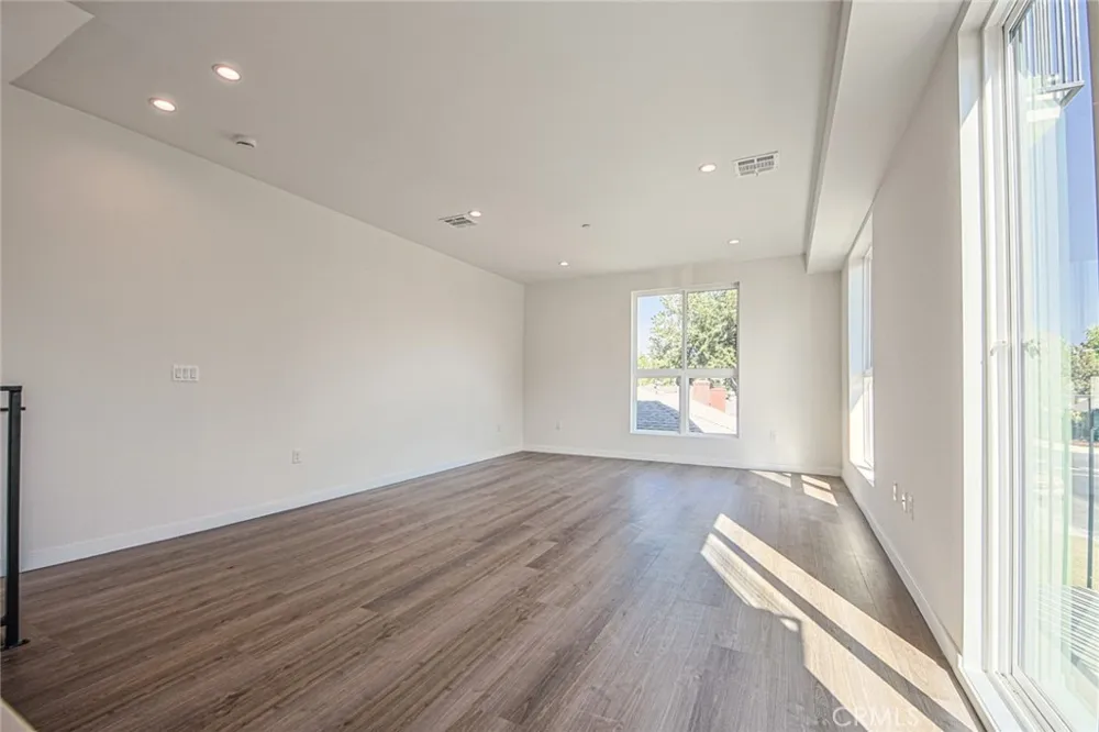 10719 Addison Street ##10717.2 North Hollywood, CA 91601