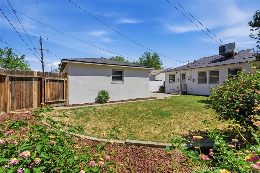 2715 Cedar Bakersfield, CA 93301