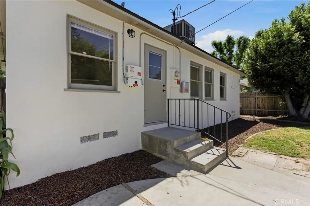 2715 Cedar Bakersfield, CA 93301