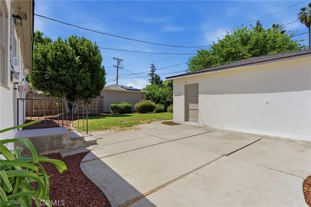 2715 Cedar Bakersfield, CA 93301