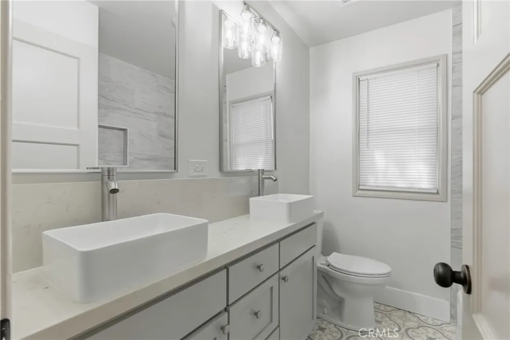 2715 Cedar Bakersfield, CA 93301