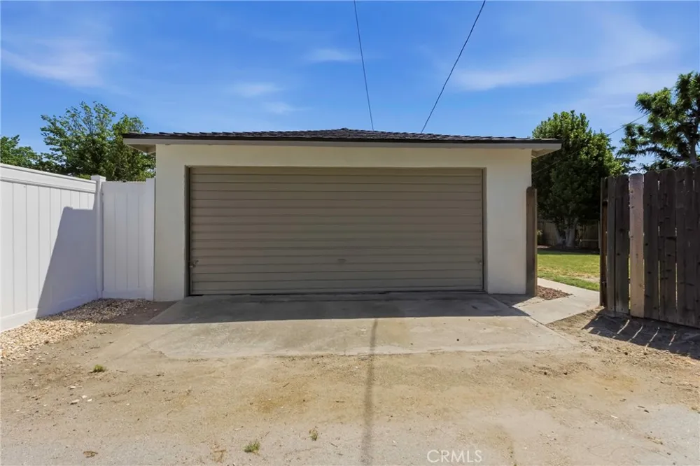 2715 Cedar Bakersfield, CA 93301