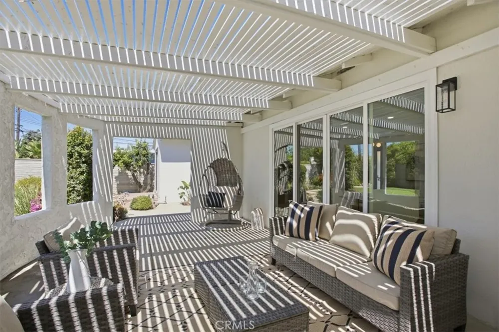 15852 Bryant Street North Hills, CA 91343