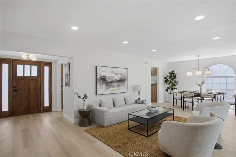 15852 Bryant Street North Hills, CA 91343