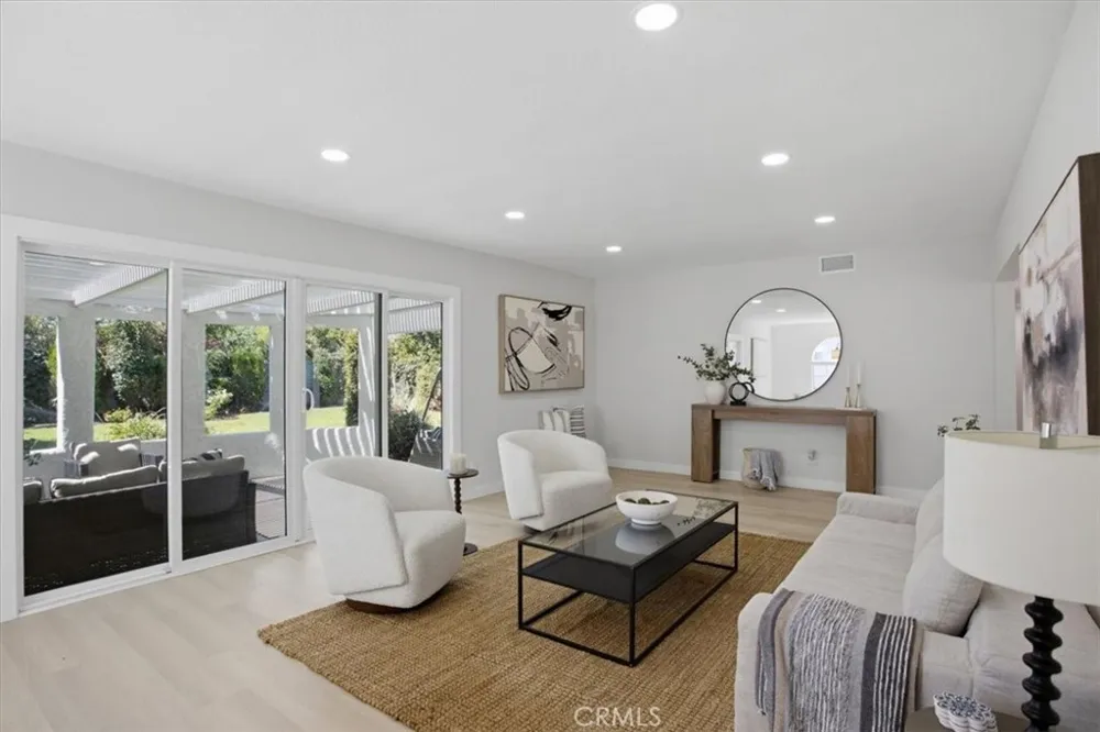 15852 Bryant Street North Hills, CA 91343