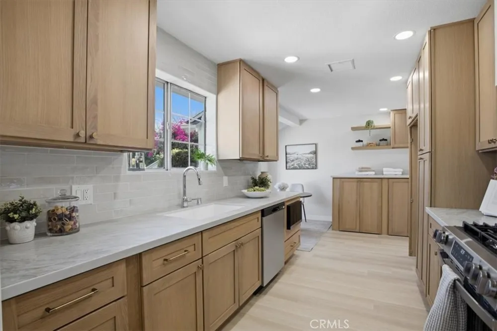 15852 Bryant Street North Hills, CA 91343