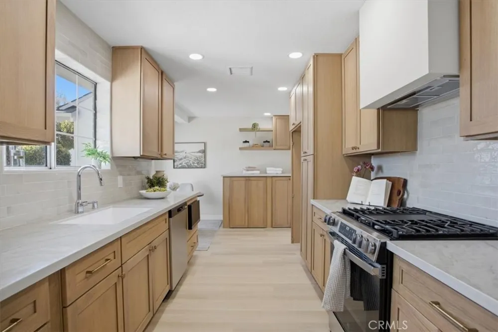 15852 Bryant Street North Hills, CA 91343
