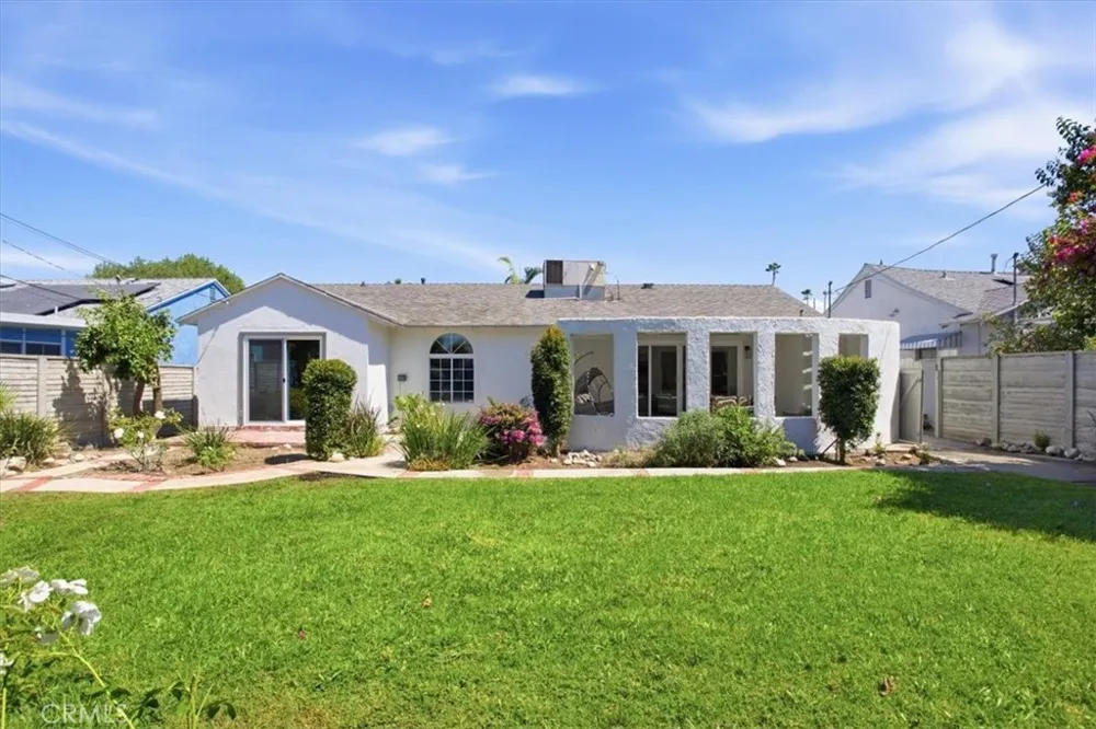15852 Bryant Street North Hills, CA 91343