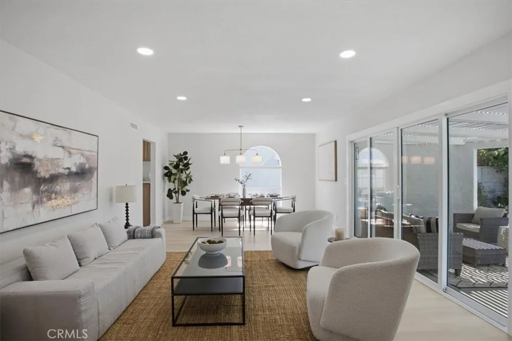 15852 Bryant Street North Hills, CA 91343