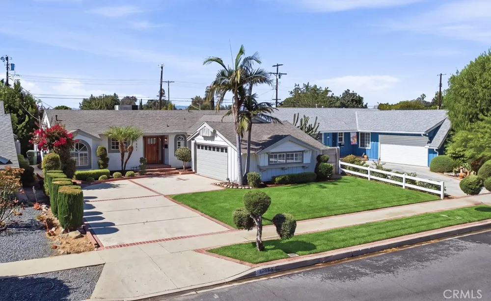 15852 Bryant Street North Hills, CA 91343